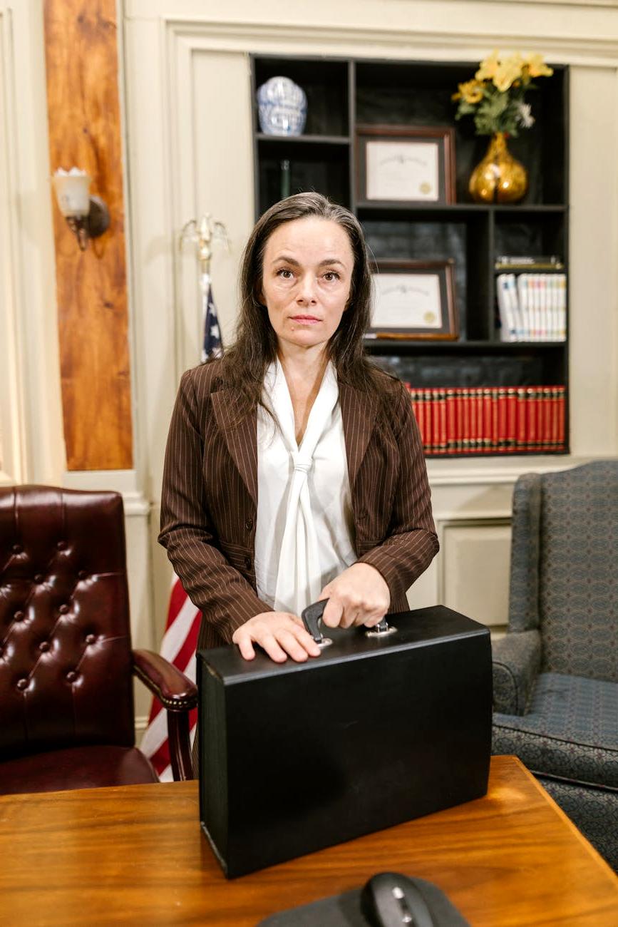 Avukat Elif Kara Portresi